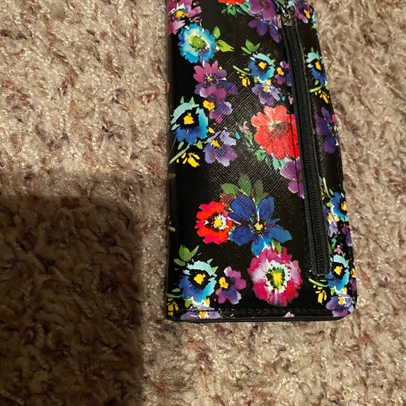 Floral wallet - Picture 2 of 2